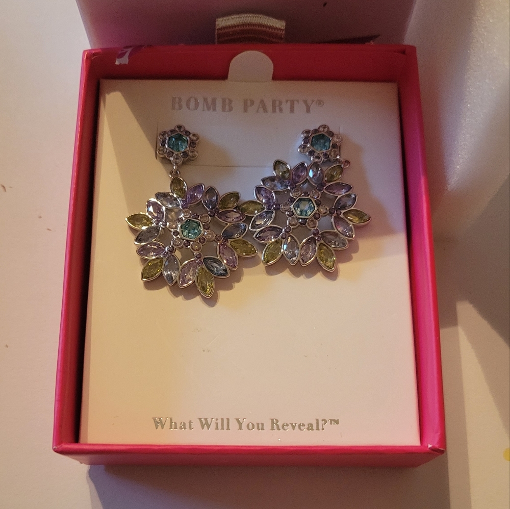Snowflake Sparkle Statements earrings